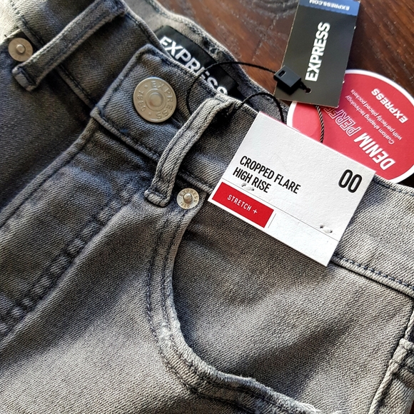 ⭐️ EXPRESS CROPPED FLARE HIGH RICE JEANS - Picture 6 of 9